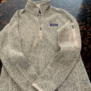 Patagonia ✨better sweater size small.